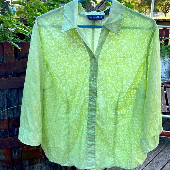 Giselle Apparel 14W/16W Lime Green Transparent Floral Design 3/4 Slv Button - Picture 1 of 8